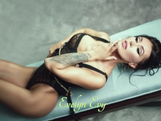 Evelyn_Evy