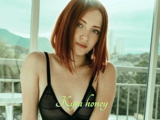 Kyra_honey