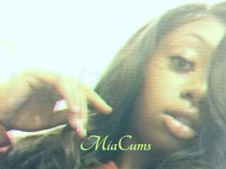 MiaCums