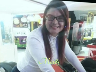 Mia85